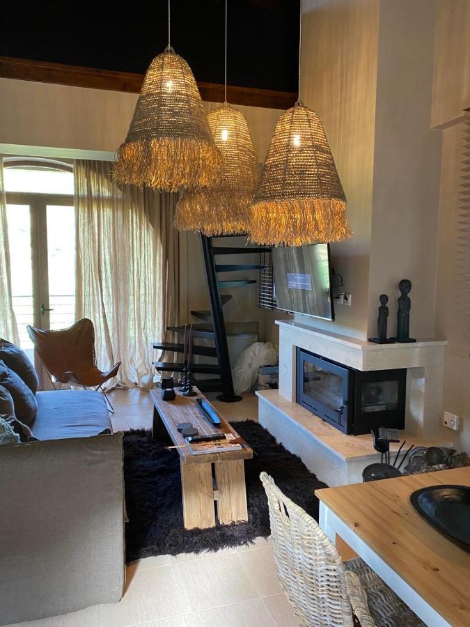 Luxurious Maisonette In The Countryside With A Pool Калаврита Екстериор снимка